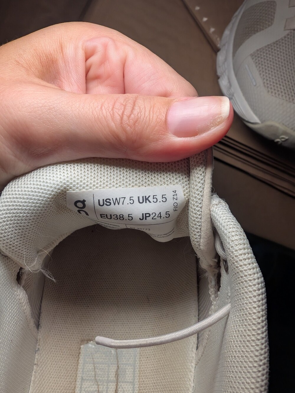 On Cloud Running Shoes White Cream Women's Size 7.5 Athletic Sneakers - Picture 6 of 7